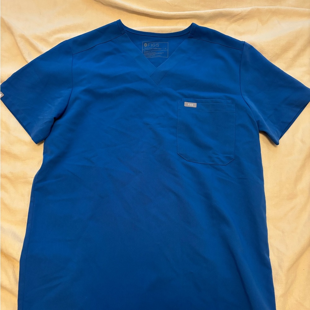 Figs scrub top